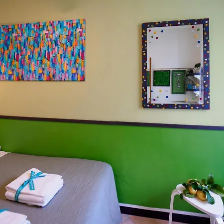 Carmelina Tiny Village ゲストハウス