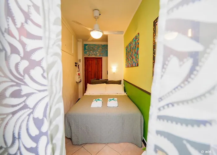 Carmelina Tiny Village 3* Vernazza