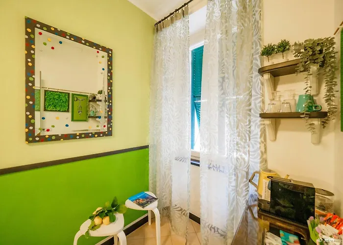 Carmelina Tiny Village 3* Vernazza